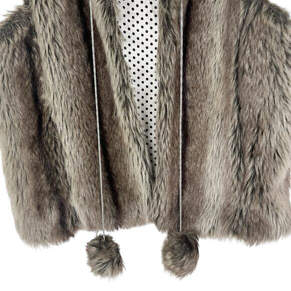 Forever 21 Brown and Tan Faux Fur Vest Size Medium - Picture 3 of 7